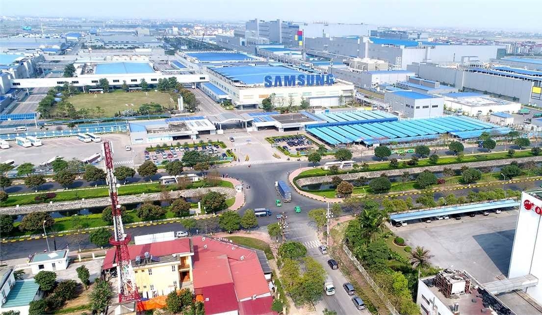 Developing a model of an industrial park combined with a service city