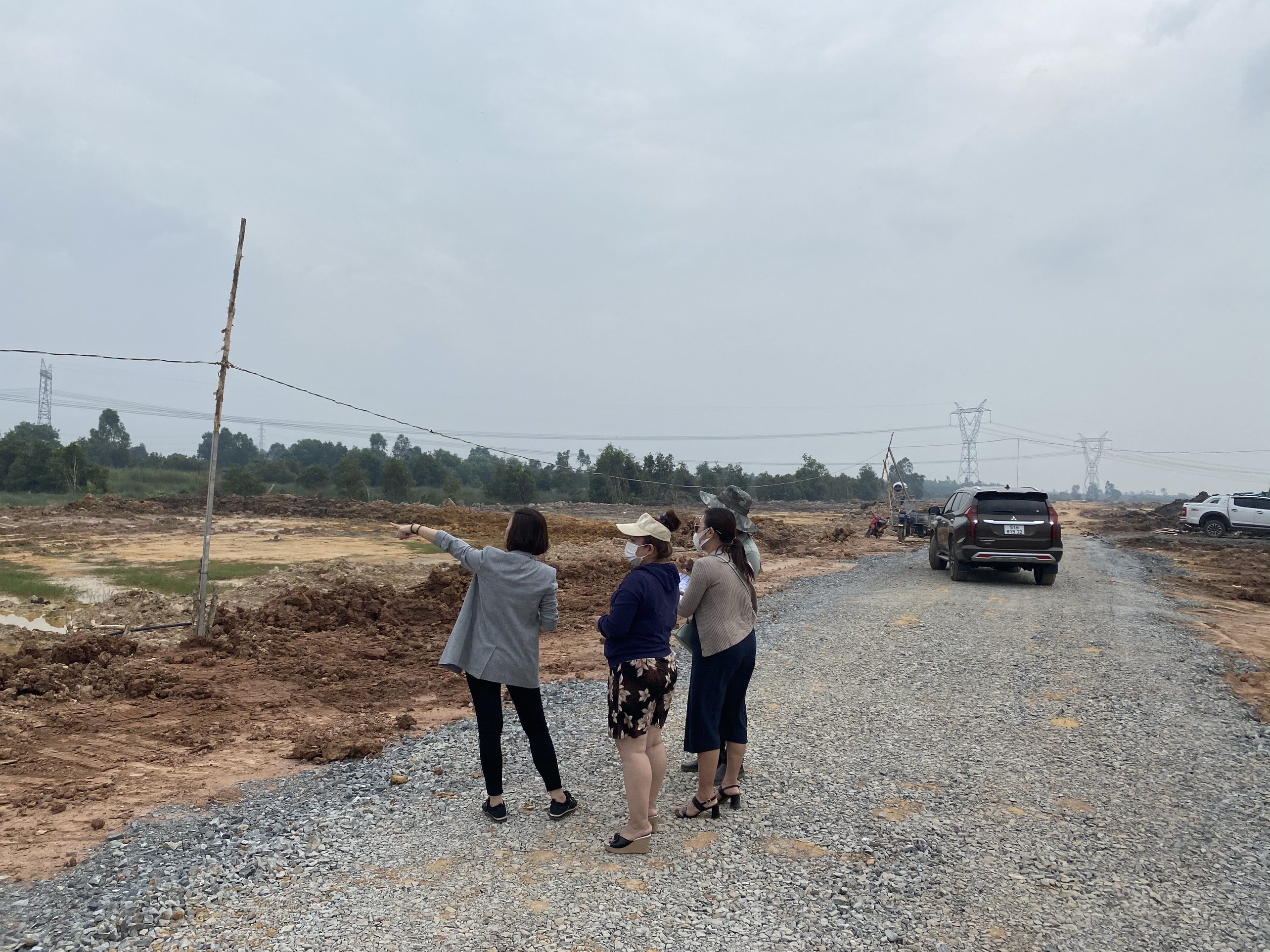 American Investor visit industrial parks in Duc Hoa, Long An